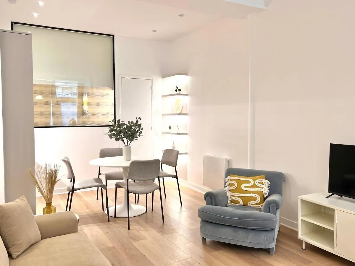 Sauna Et Bain Remous Dans Un Appartement Luxe - 4P Paryż 0*,  Francja