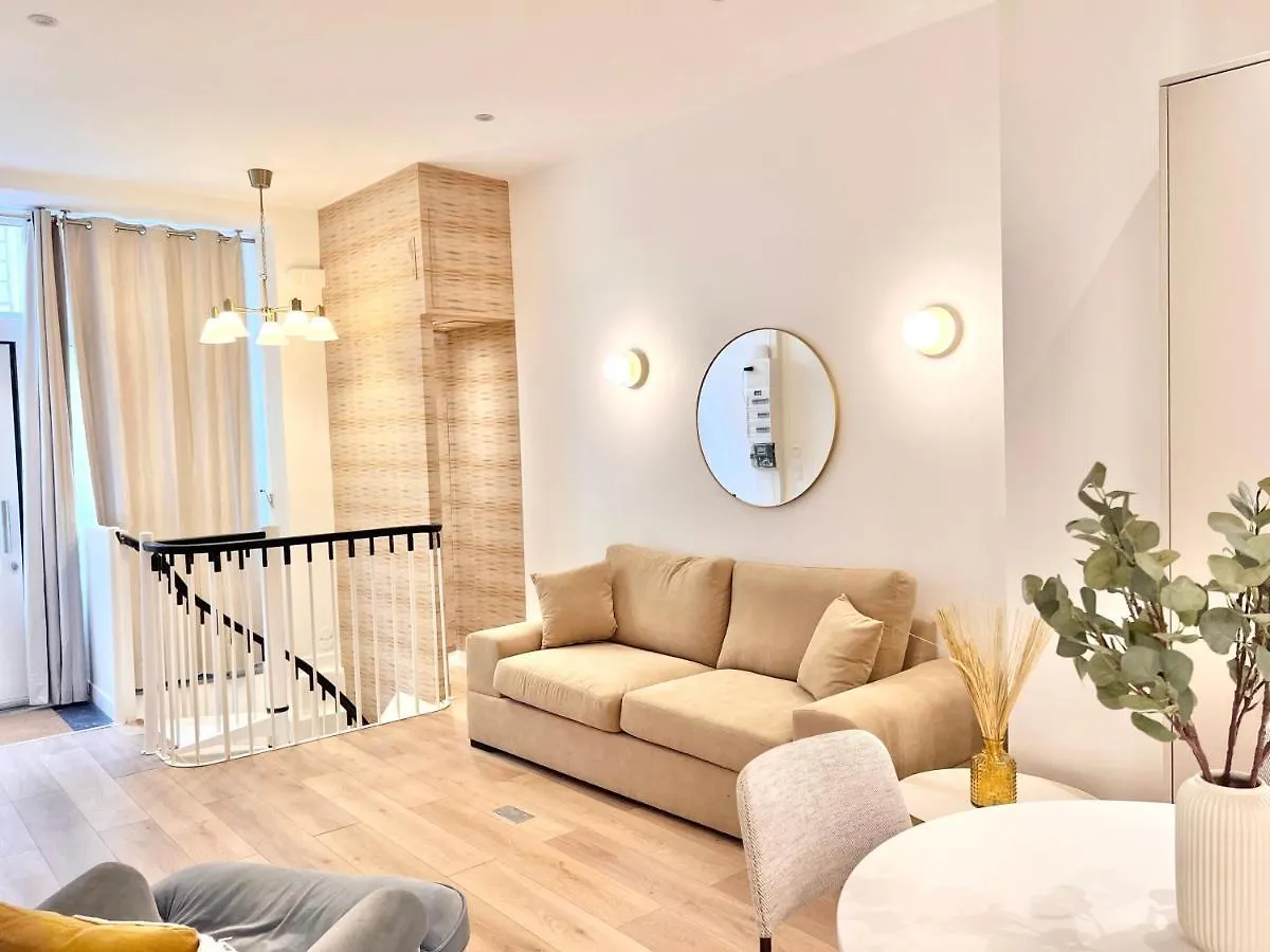 Apartment Sauna Et Bain Remous Dans Un Appartement Luxe - 4P Paris France